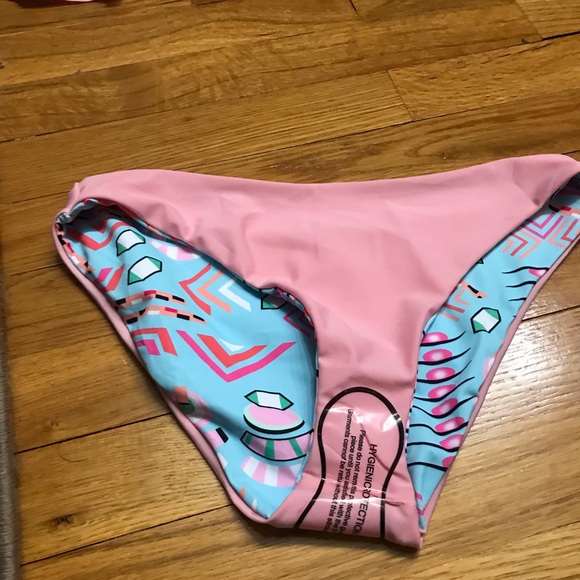 Bathing suit - Picture 4 of 5